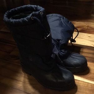 Sorel boys boots Sz 4